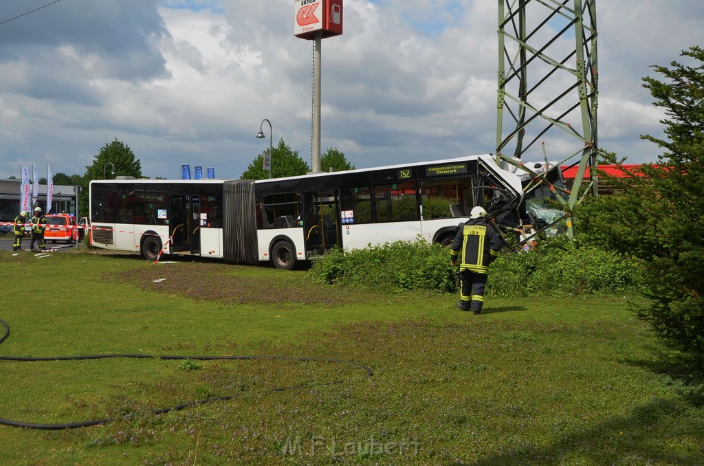 Schwerer Bus Unfall Koeln Porz Gremberghoven Neuenhofstr P009.JPG - Miklos Laubert